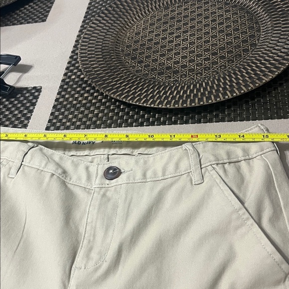 Old Navy Women Khaki Pants Skinny Stretch Size 6 for casual wear or uniform - Picture 9 of 11